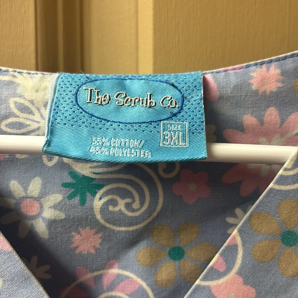 Scrub top - Picture 3 of 3